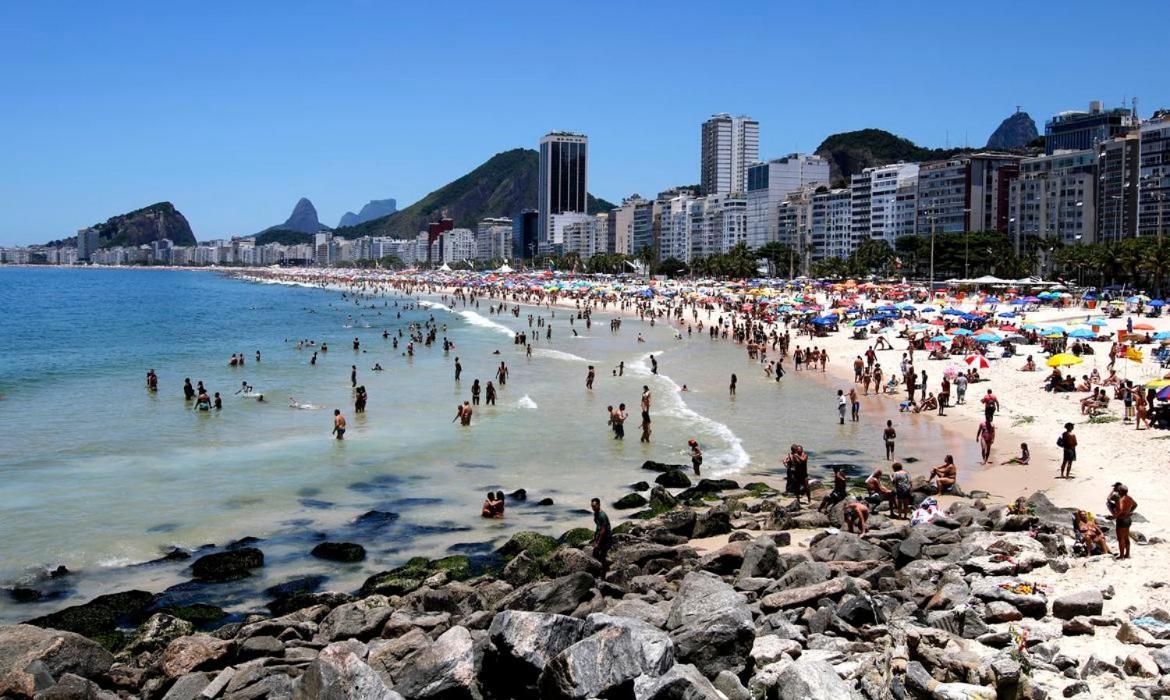 Apartamento Rua Bolivar, Nº 154, Copacabana - Temporada, Perto Da Rio de Janeiro